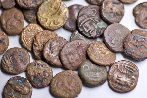 Group lot of 43 AE Elymais coins - Image 2