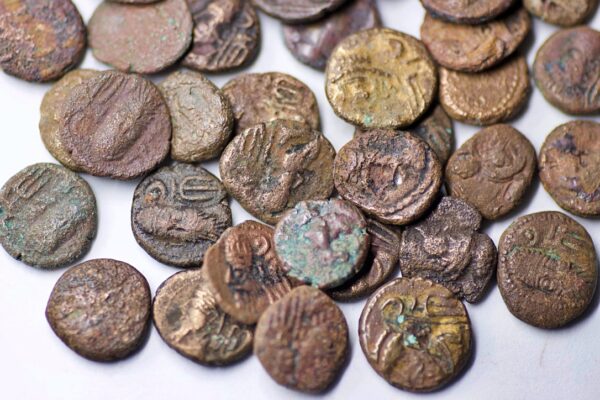 Group lot of 43 AE Elymais coins - Image 3