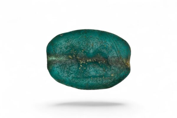 Ancient green glass intaglio featuring a carved boar motif, dated to the 1st-3rd century AD - Image 2