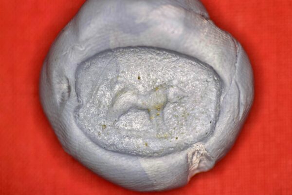 Ancient green glass intaglio featuring a carved boar motif, dated to the 1st-3rd century AD - Image 5