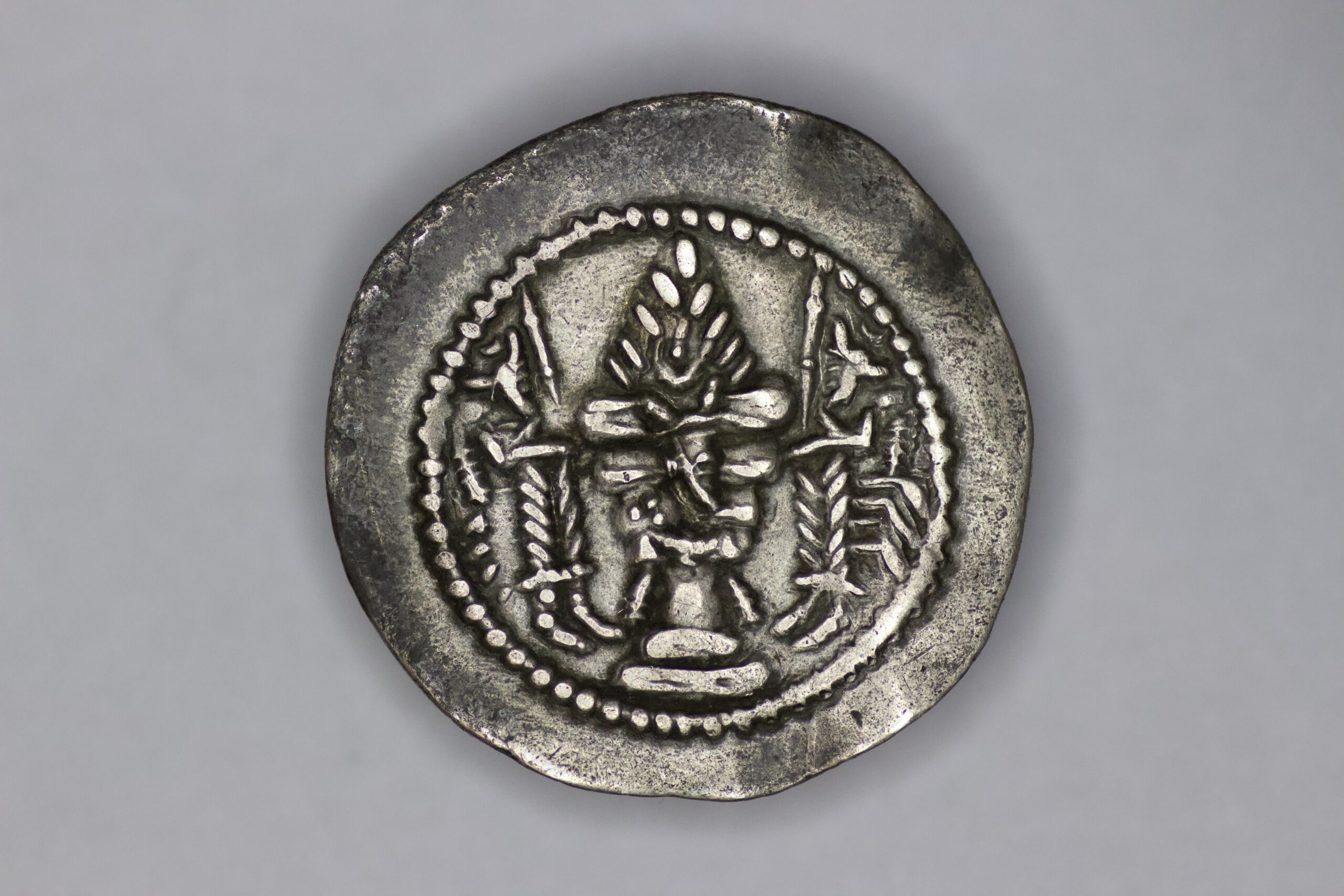 Sasanian Empire. Bahram V Gur (Varhran) (420-438). AR Drachm. BBA (the Court mint) - Image 3