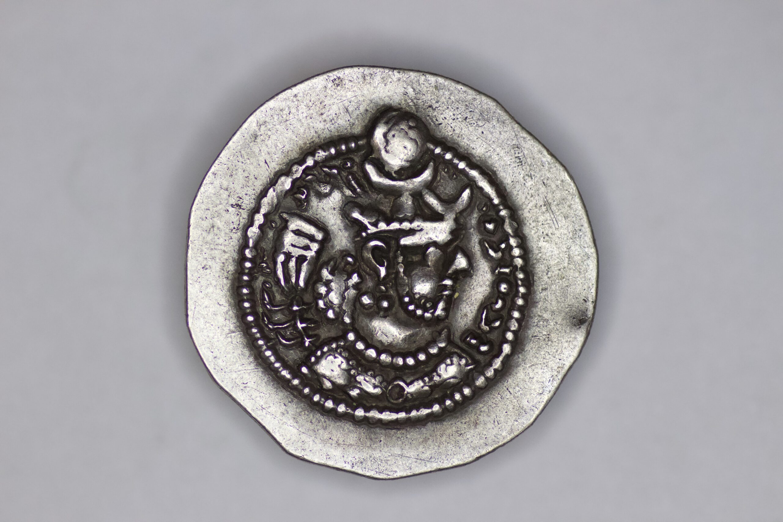 Sasanian Empire. Peroz I (459-484). AR Drachm. AW. Second crown - Image 2