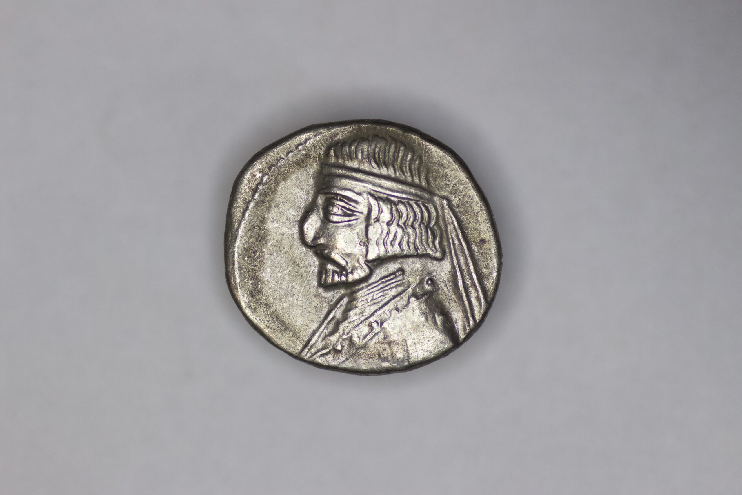 Parthian Empire. Arsaces XVI (78-62 BC). AR Drachm. Rhagai - Image 2