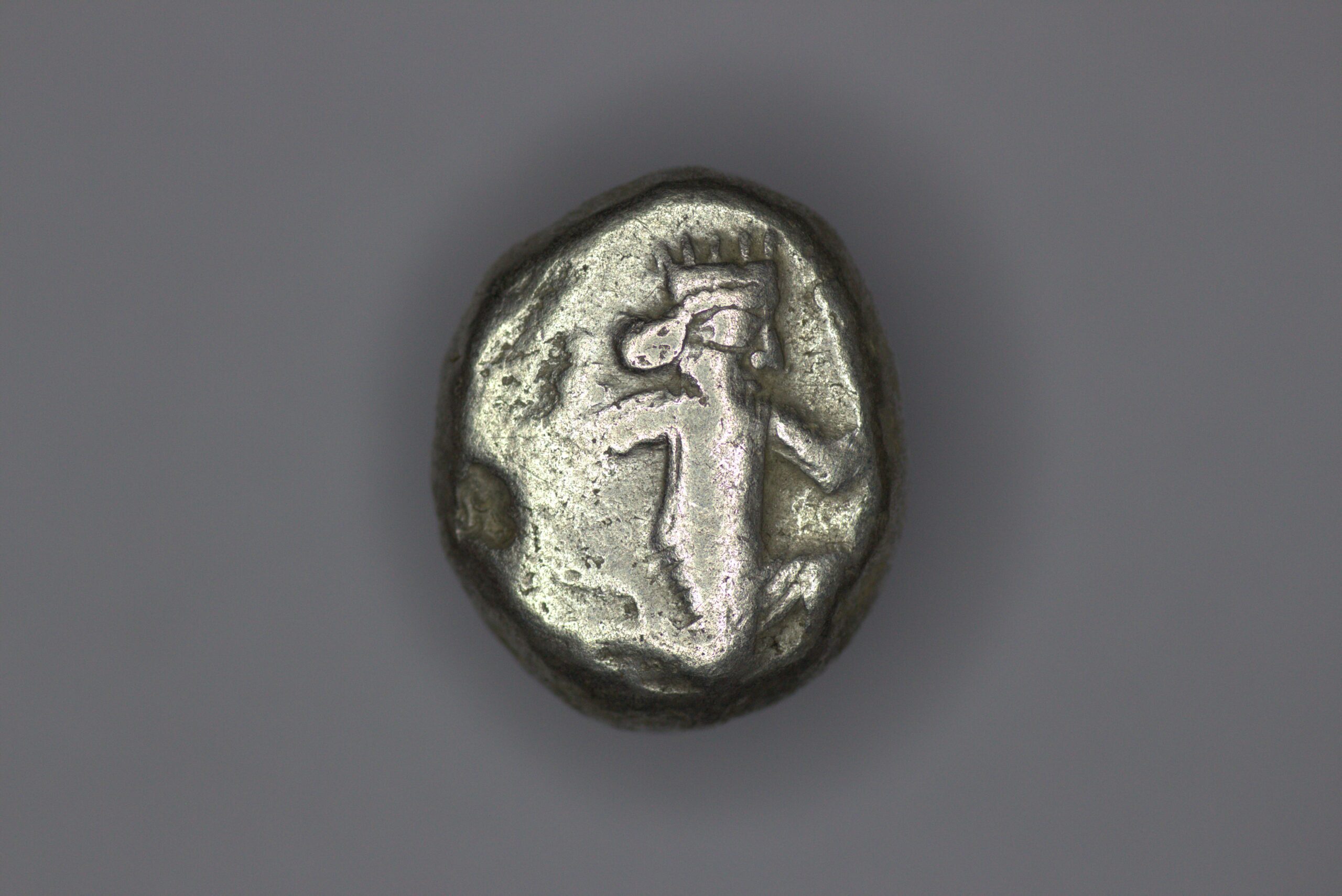 Achaemenid Empire. Time of Darius II to Artaxerxes II. (Circa 420-375 BC). AR Siglos. Sardes mint or subsidiary mint - Image 2