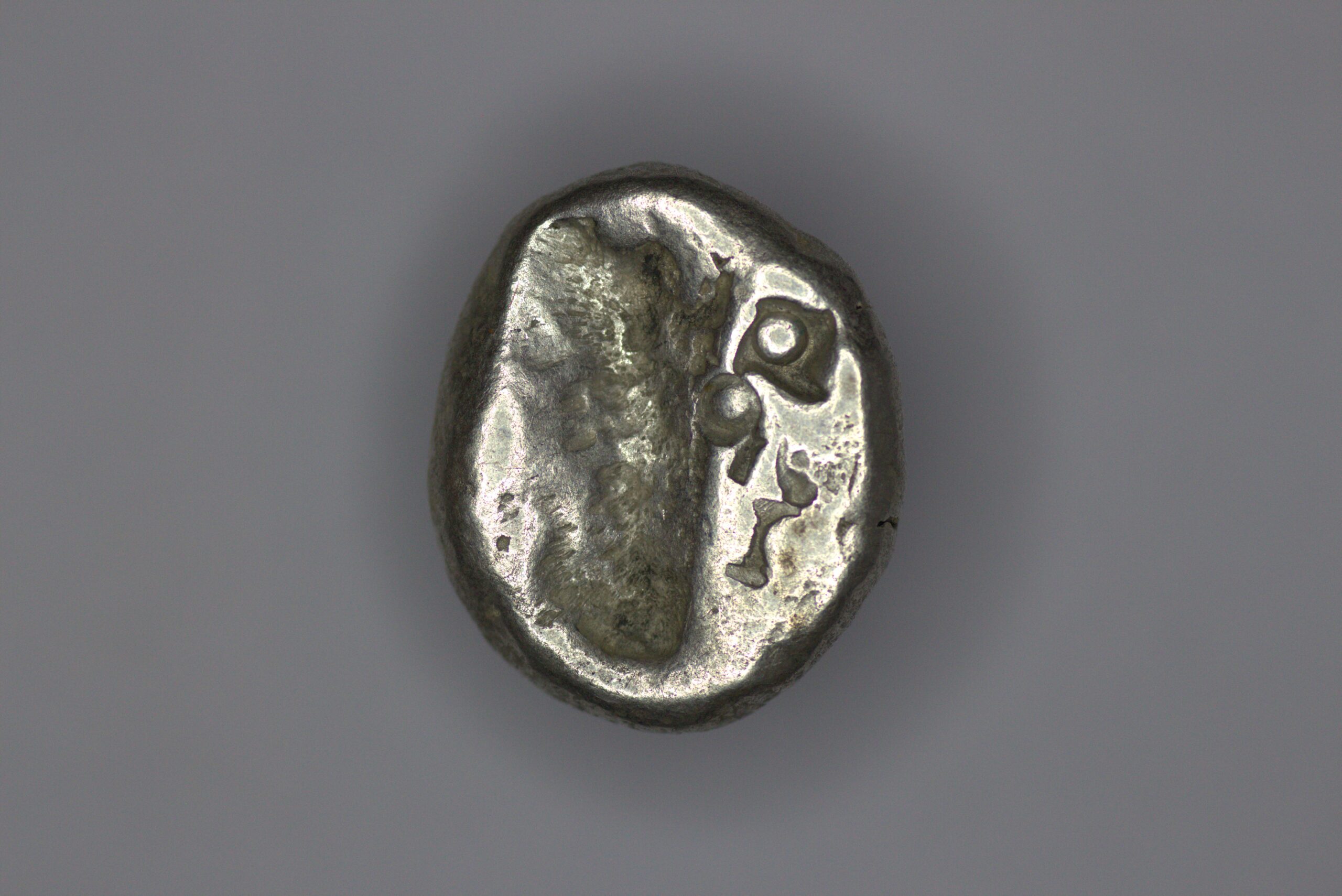 Achaemenid Empire. Time of Darius II to Artaxerxes II. (Circa 420-375 BC). AR Siglos. Sardes mint or subsidiary mint - Image 3