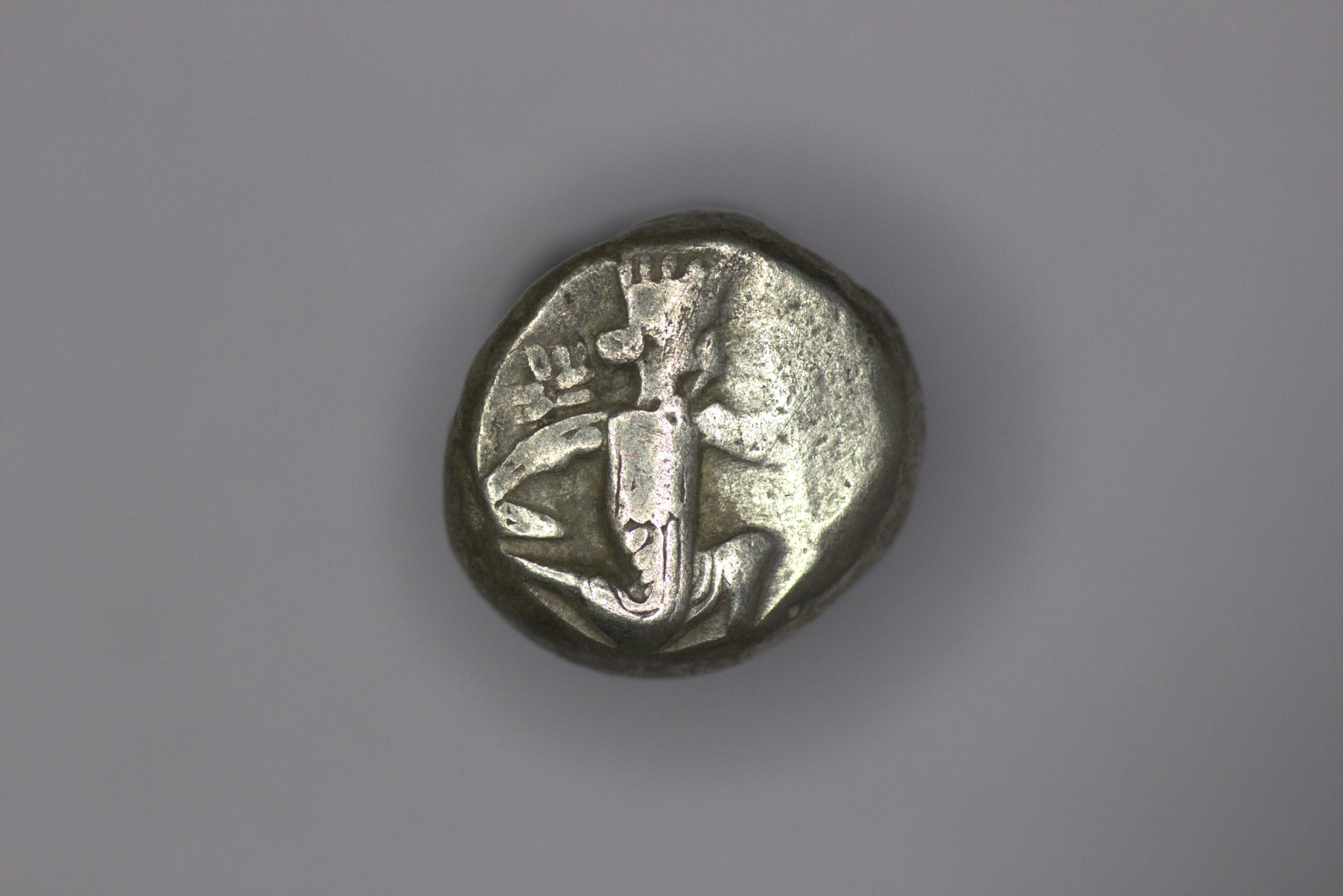 Achaemenid Empire. Time of Darius II to Artaxerxes II. (Circa 420-375 BC). AR Sigols. Sardes mint or subsidiary mint - Image 2
