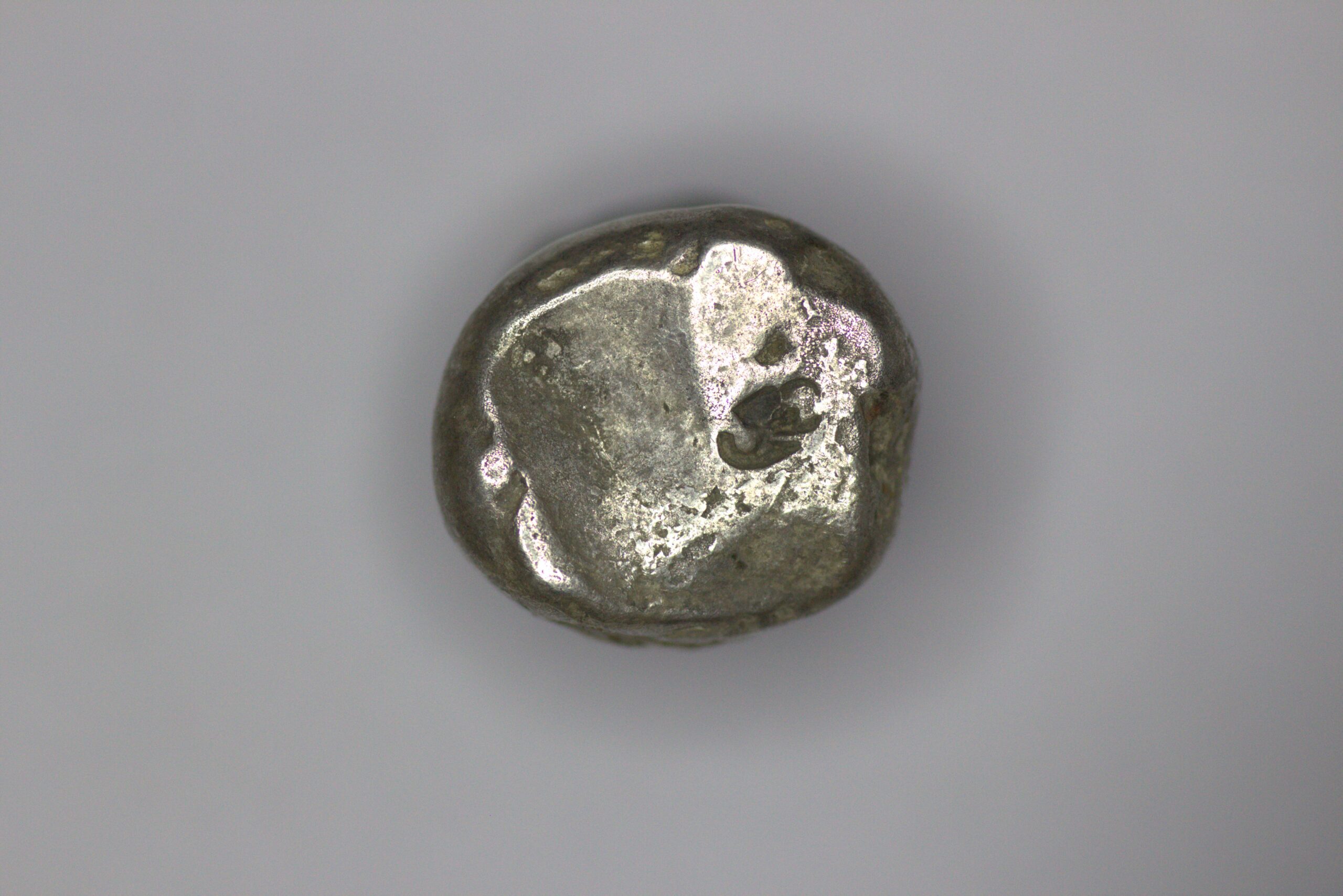 Achaemenid Empire. Time of Darius II to Artaxerxes II. (Circa 420-375 BC). AR Sigols. Sardes mint or subsidiary mint - Image 3